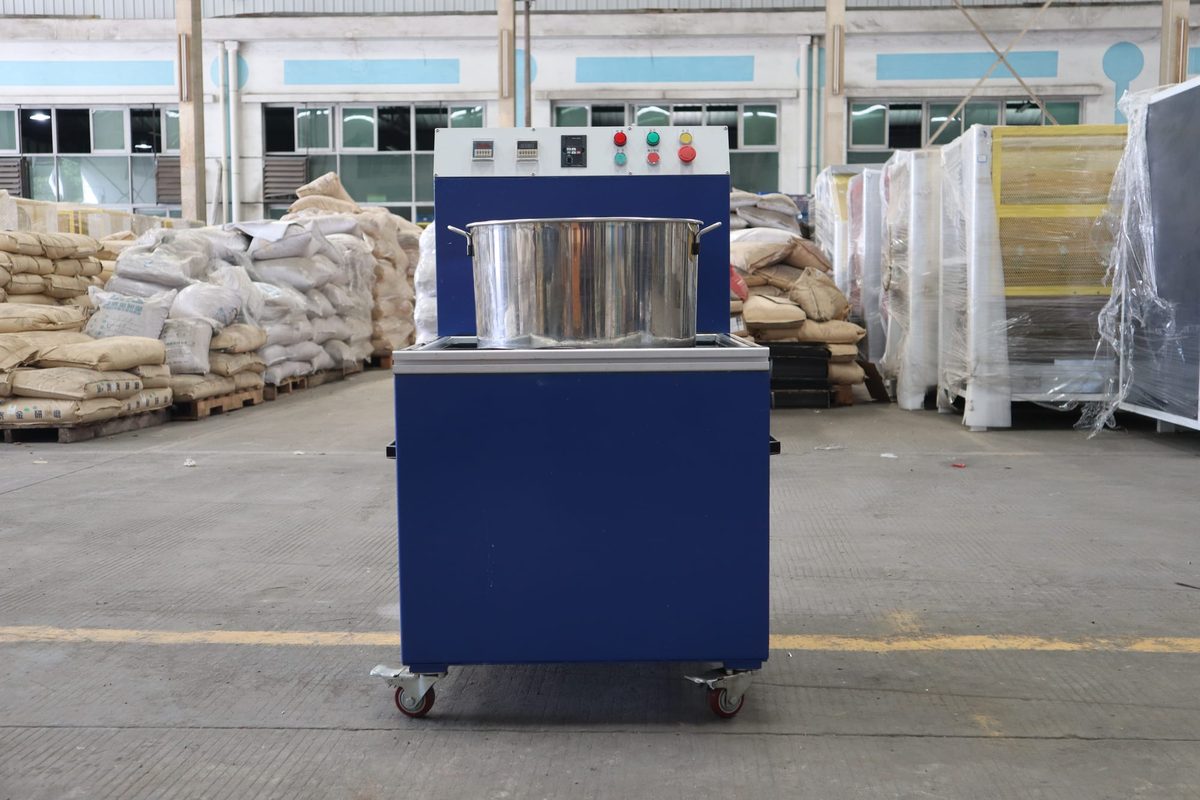 Floor-standing magnetic polishing machine with stainless steel working container
