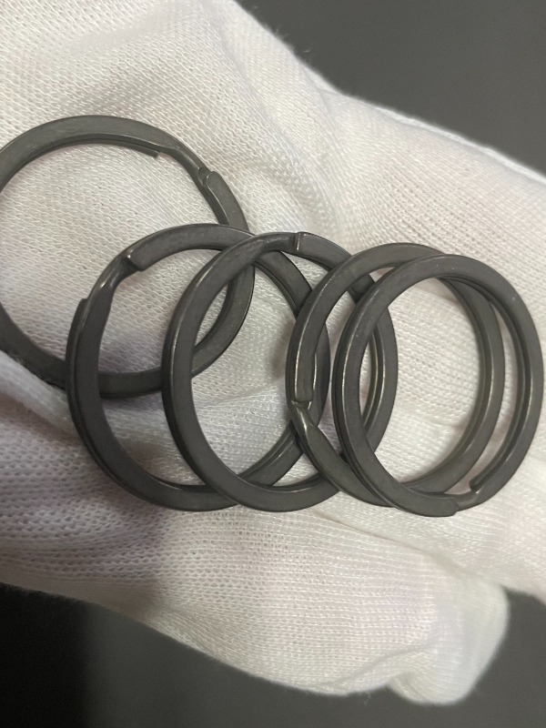 キーホルダーを磨く前に キーホルダーを磨く前に